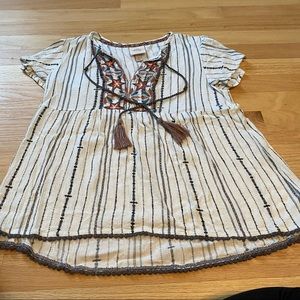 Knox Rose size small embroidered front comfortable blouse with tassels